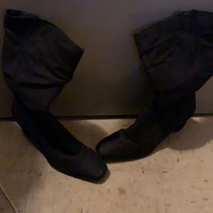 Black heel boots